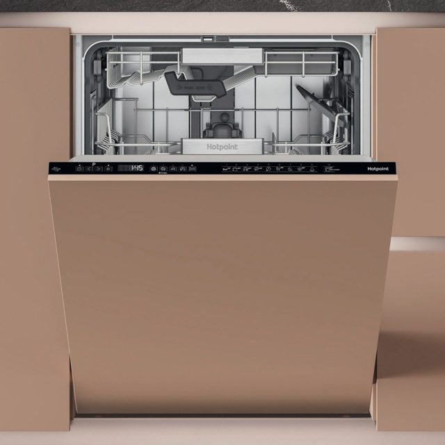 Hotpoint 60cm Fully Integrated Hydroforce Dishwasher H8I HP42 L UK