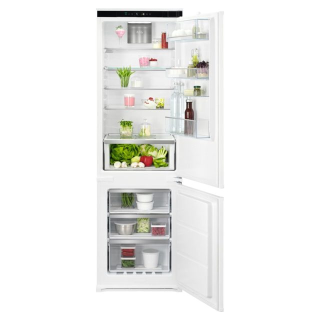 AEG 177cm Series 7000 Integrated Frost Free 70/30 Fridge Freezer NSC7G181DS