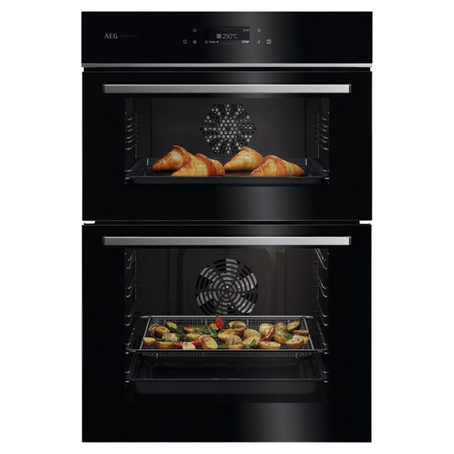 AEG Exclusiv Built In Multifunction Double Oven GE7CP61FB Black