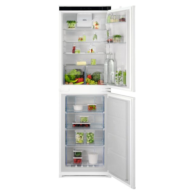 AEG Exclusiv Series 7000 Integrated 50/50 Frost Free Fridge Freezer NSC7T185ES